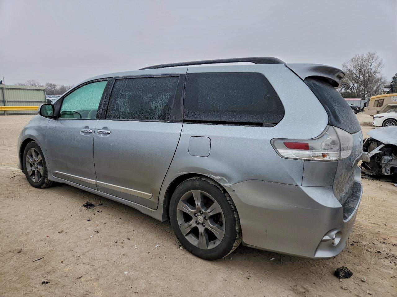 TOYOTA SIENNA SPORT
