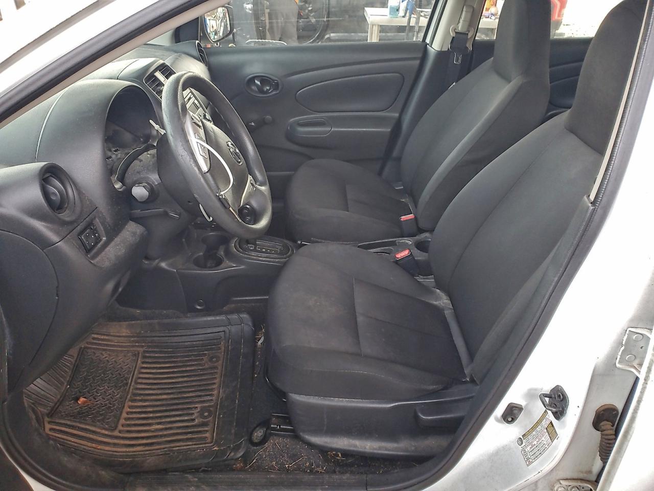 Lot #3311703222 2017 NISSAN VERSA S