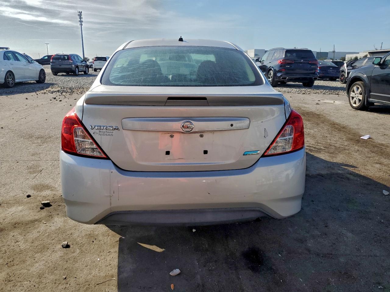 NISSAN VERSA S