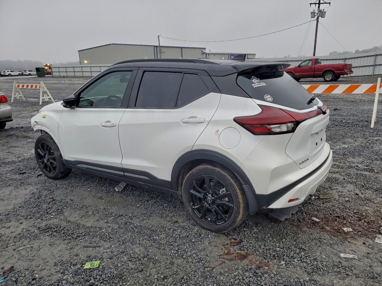NISSAN KICKS SR
