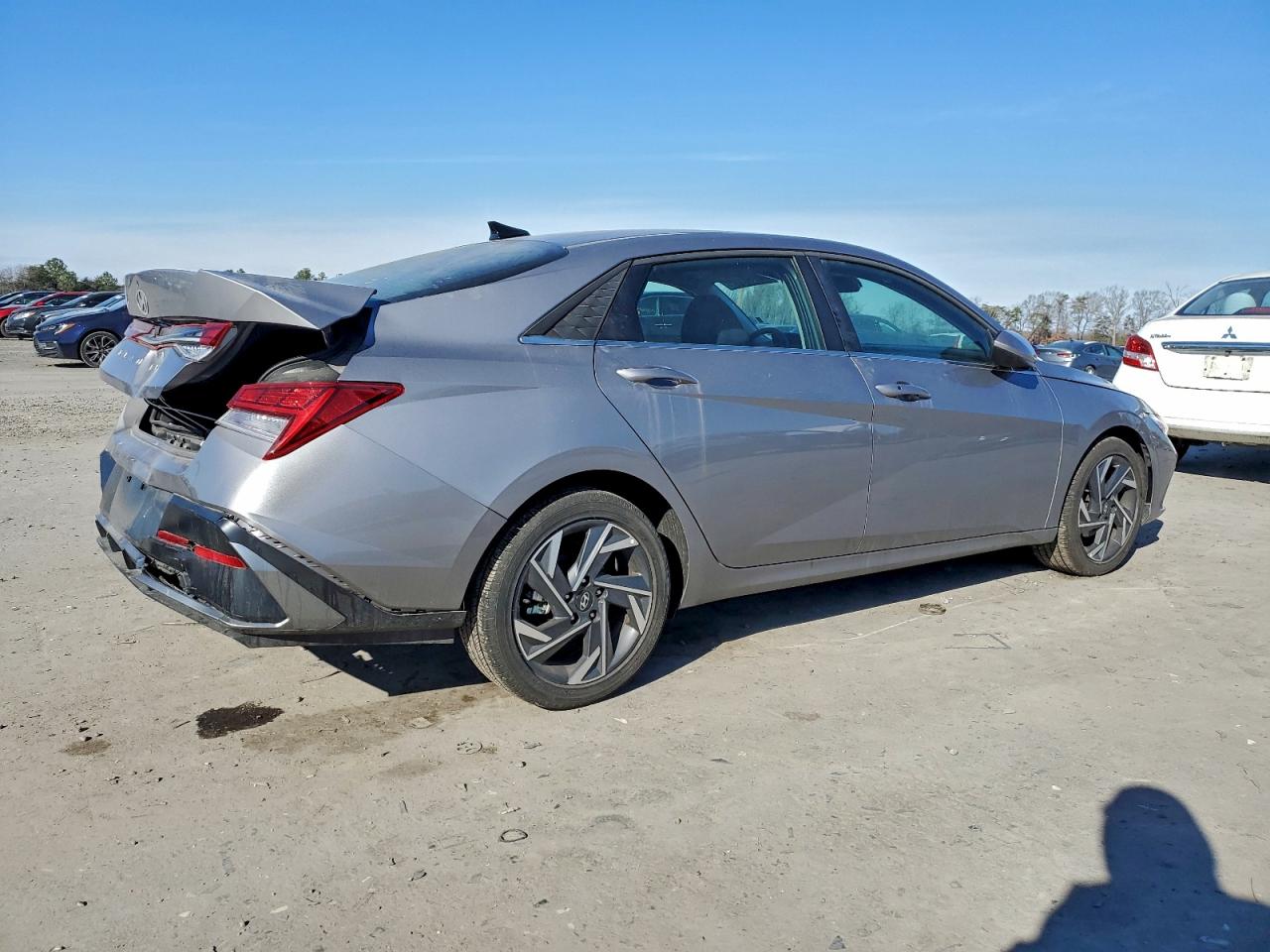 Lot #3305410316 2025 HYUNDAI ELANTRA SE