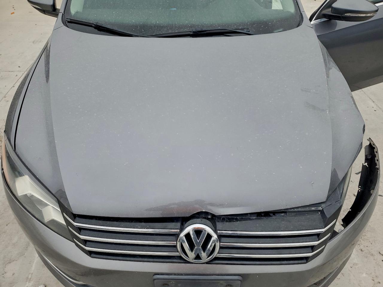 VOLKSWAGEN PASSAT SE