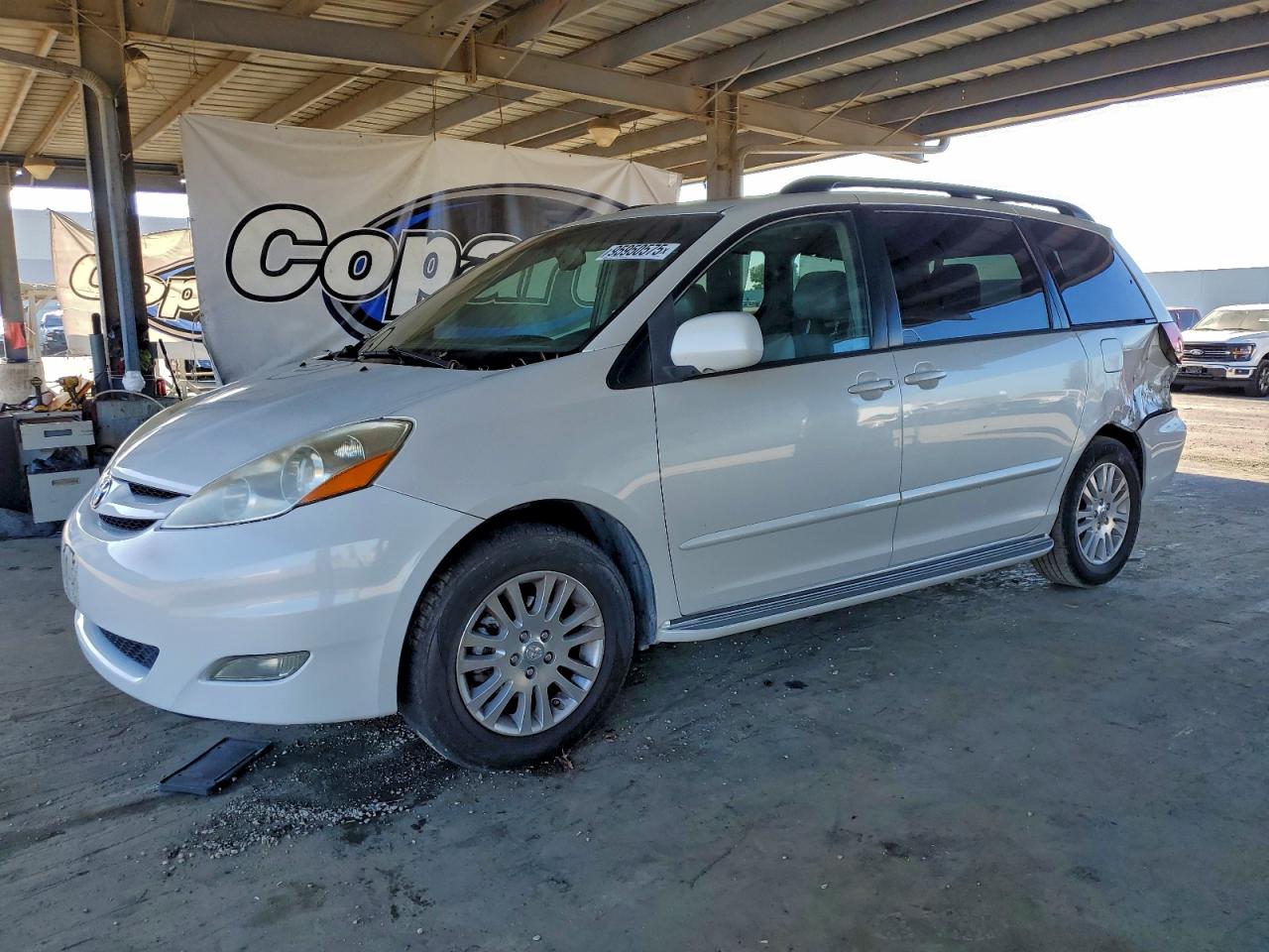 Lot #3310626828 2007 TOYOTA SIENNA XLE
