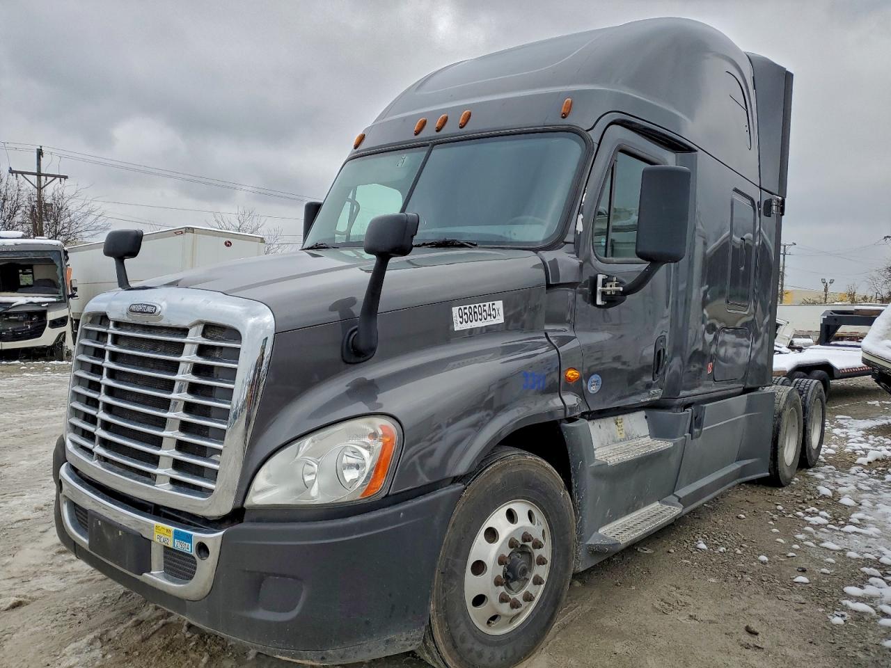 Lot #3308298183 2018 FREIGHTLINER CASCADIA 1