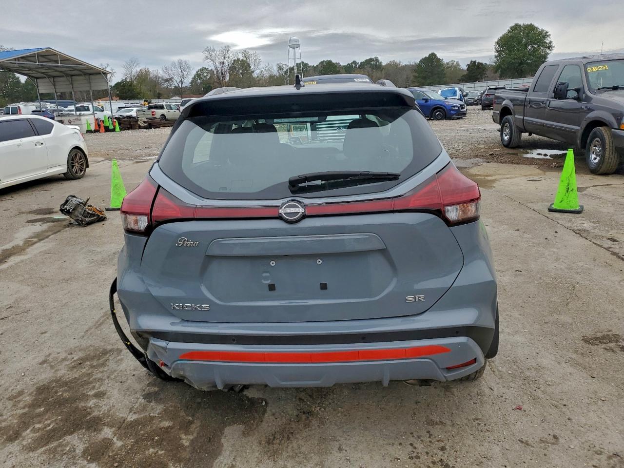 NISSAN KICKS SR