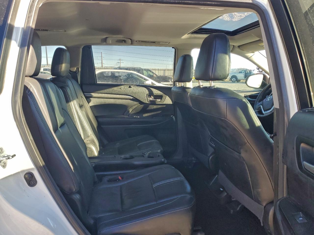 TOYOTA HIGHLANDER SE