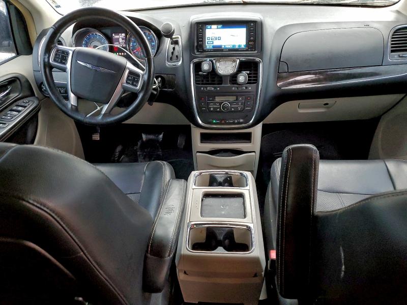 2011 CHRYSLER TOWN & COU #3302707001