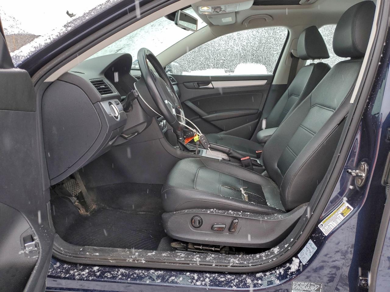 VOLKSWAGEN PASSAT SE