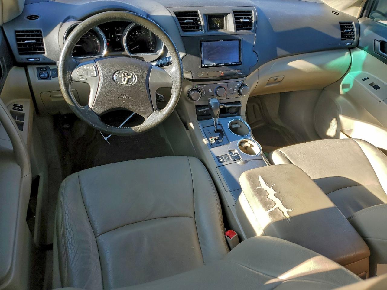 Lot #3311720225 2010 TOYOTA HIGHLANDER