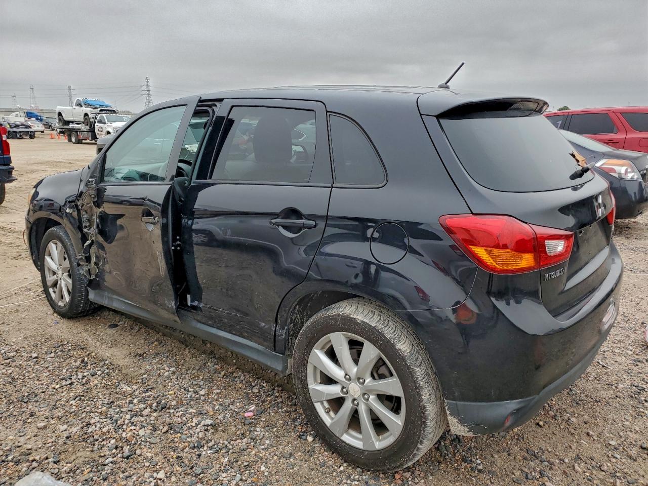 MITSUBISHI OUTLANDER ES