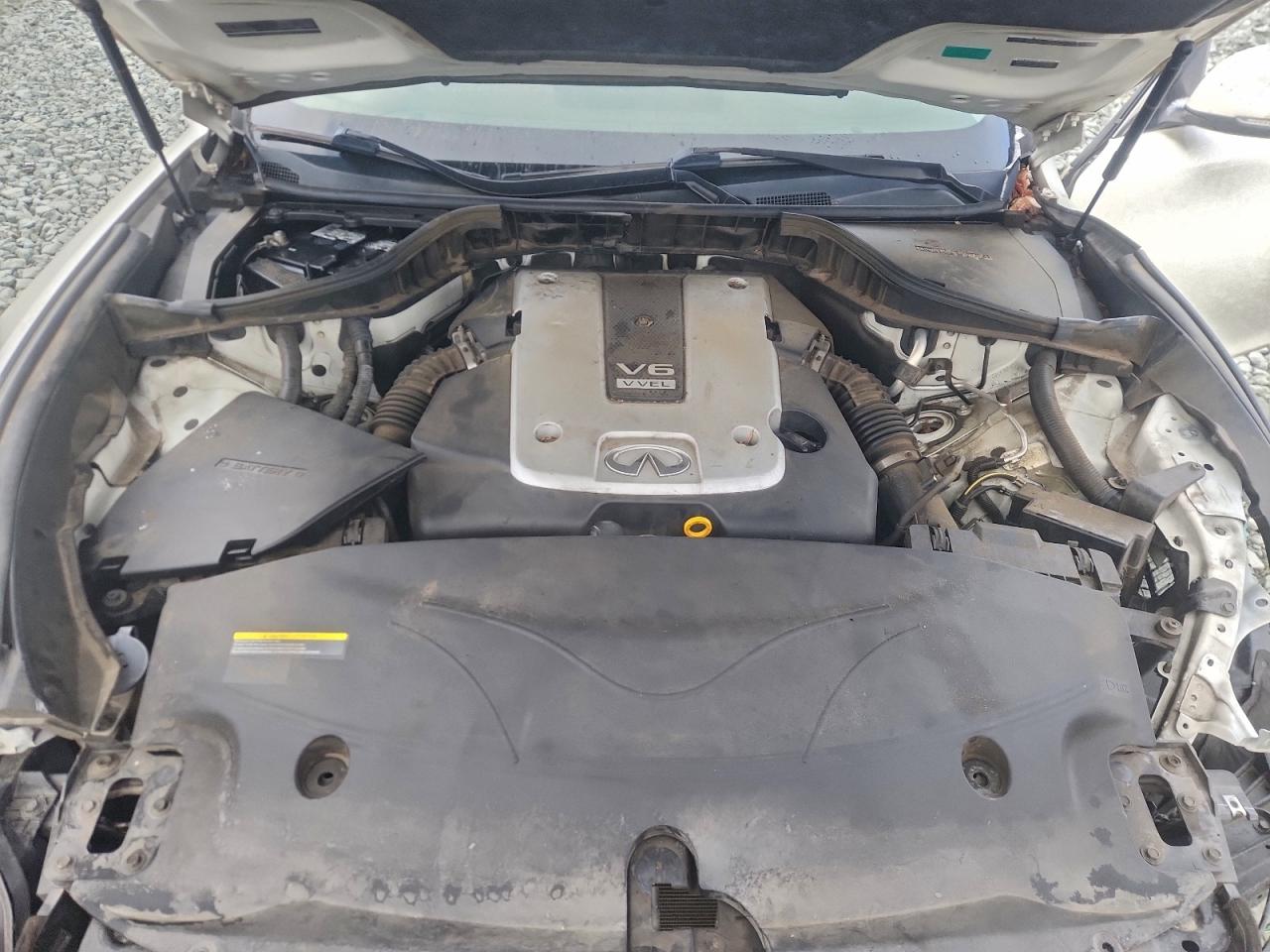 INFINITI Q70 3.7 LUXE