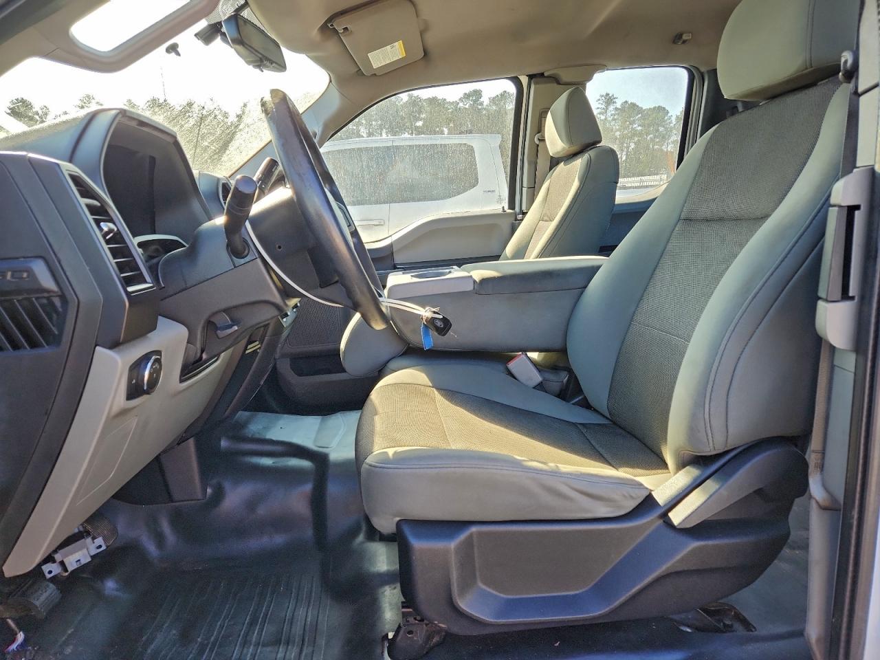 FORD F-150 SUPER CAB