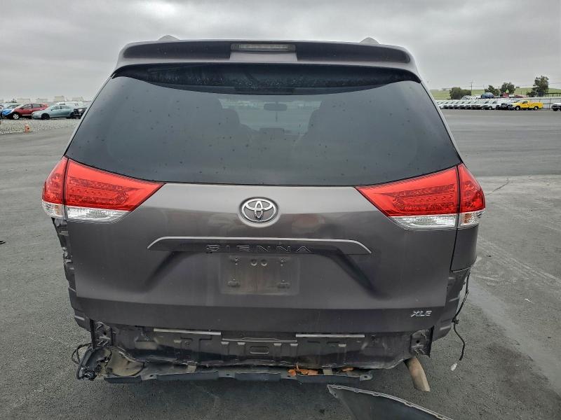 2014 TOYOTA SIENNA XLE #3301933520