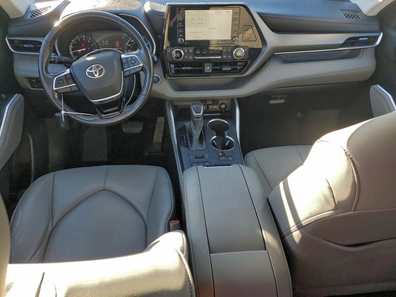 TOYOTA HIGHLANDER XLE