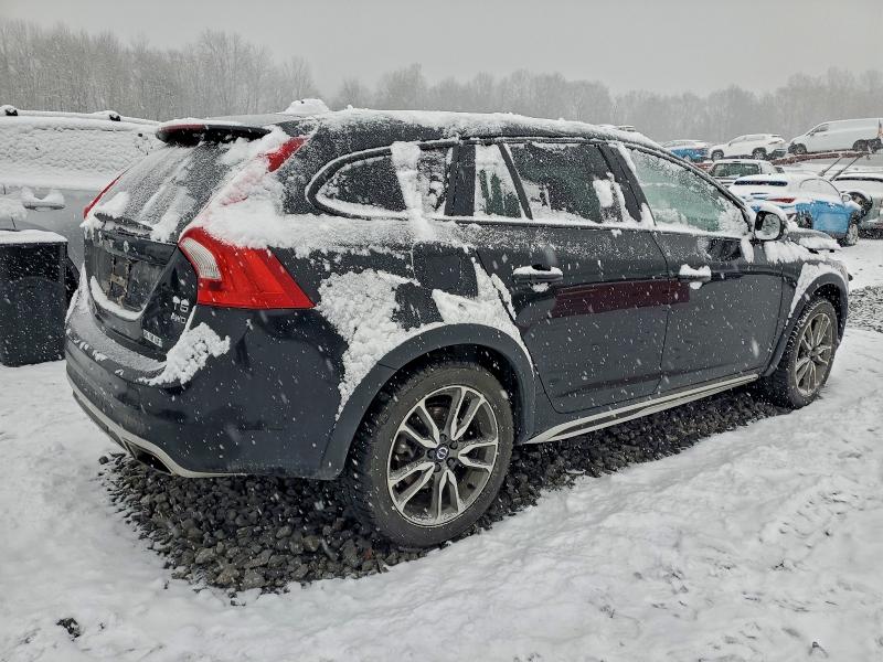 2018 VOLVO V60 CROSS #3311705238