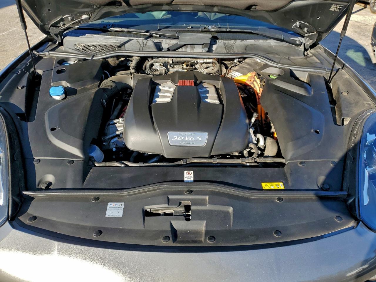 PORSCHE CAYENNE SE HYBRID