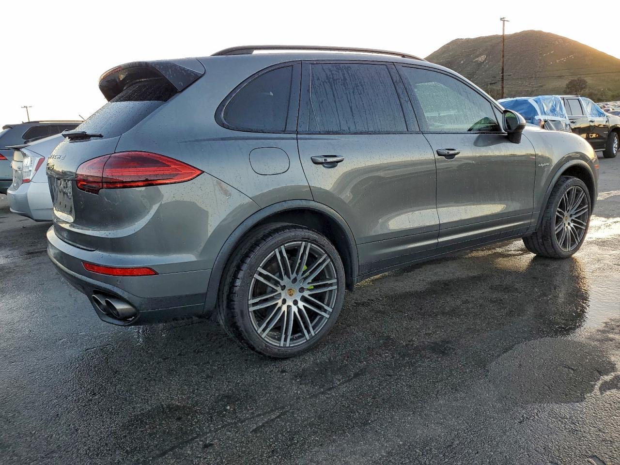 PORSCHE CAYENNE SE HYBRID