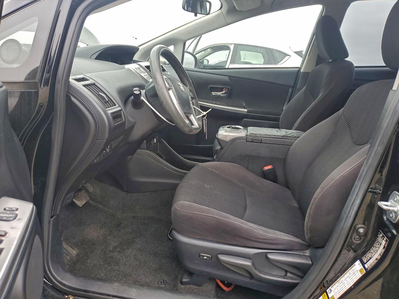 Lot #3317135988 2015 TOYOTA PRIUS V