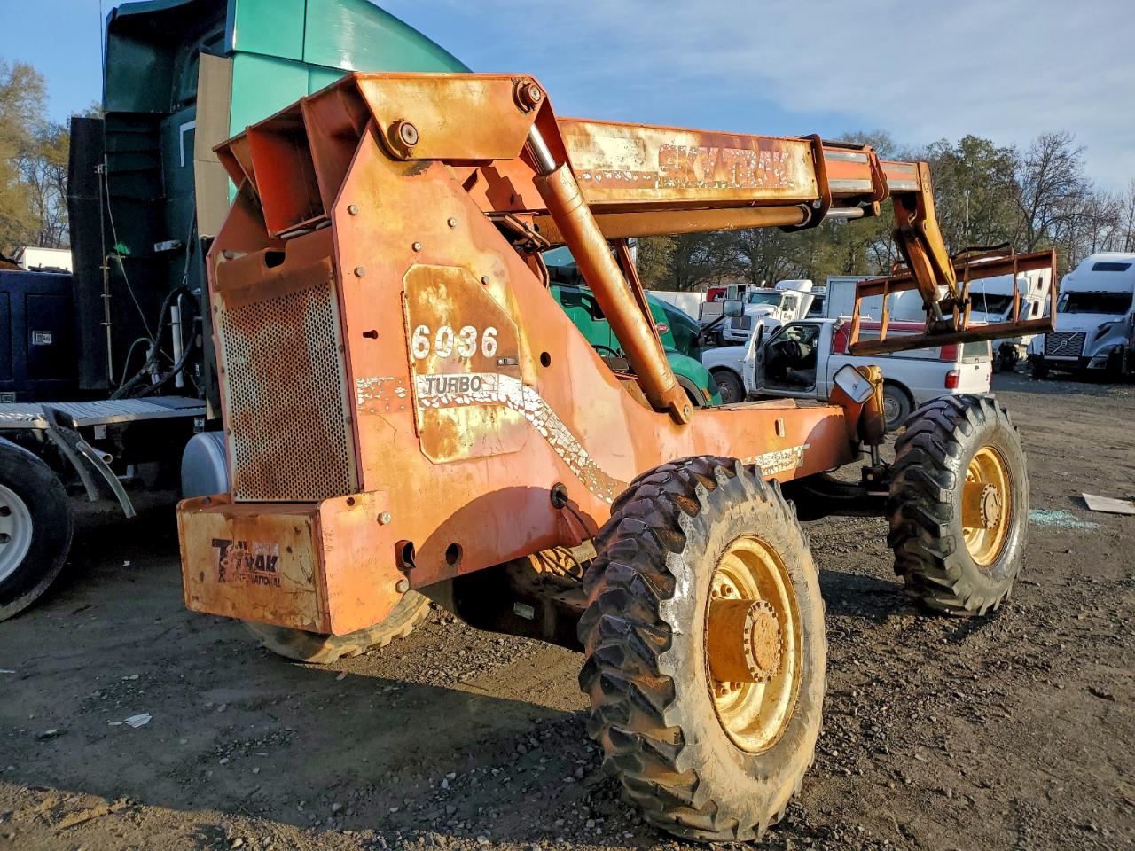 Lot #3305299301 1998 SKY TRAK 6036