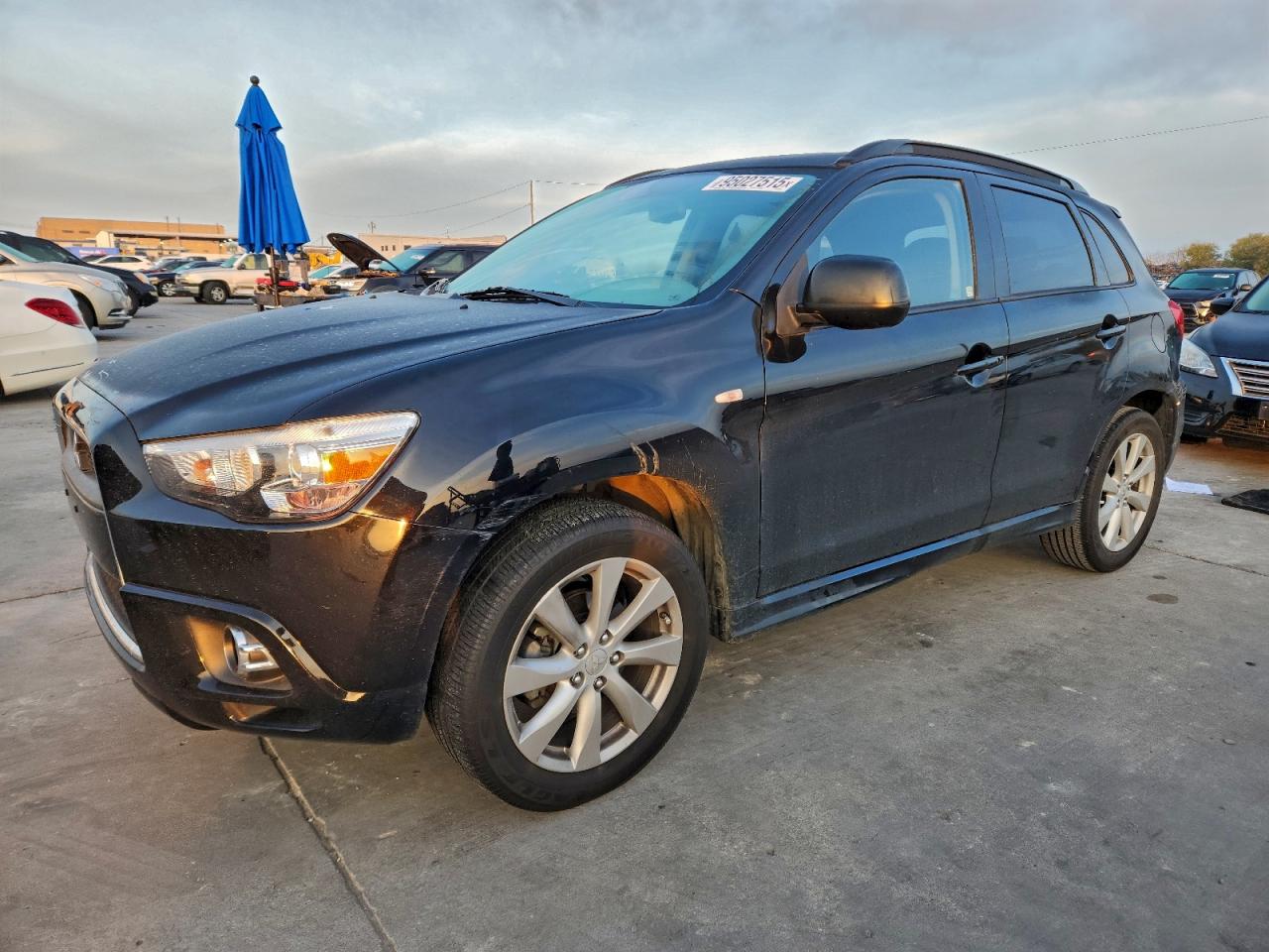 MITSUBISHI OUTLANDER SE