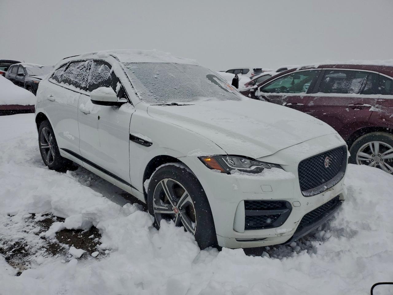 JAGUAR F-PACE R - SPORT