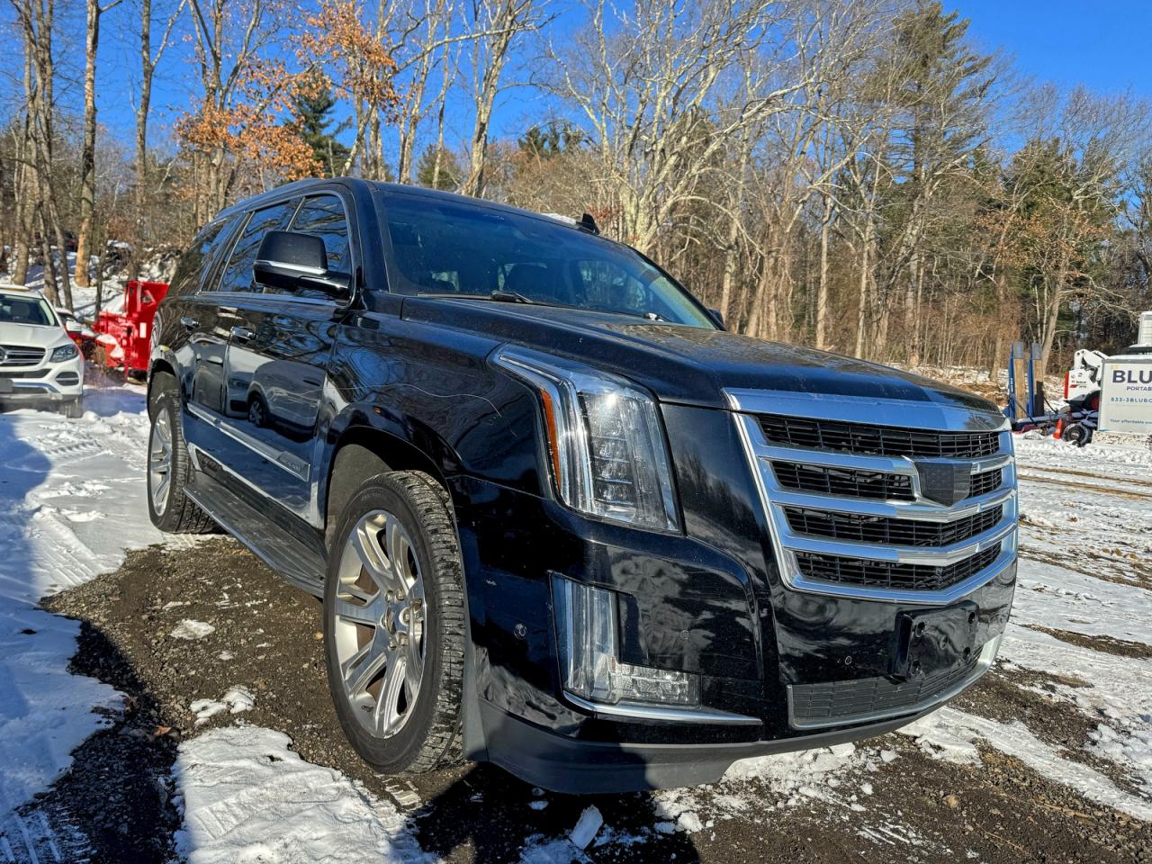 CADILLAC ESCALADE LUXURY