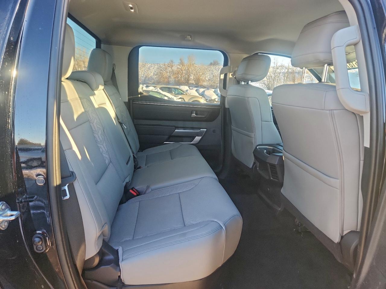 TOYOTA TUNDRA CREWMAX SR