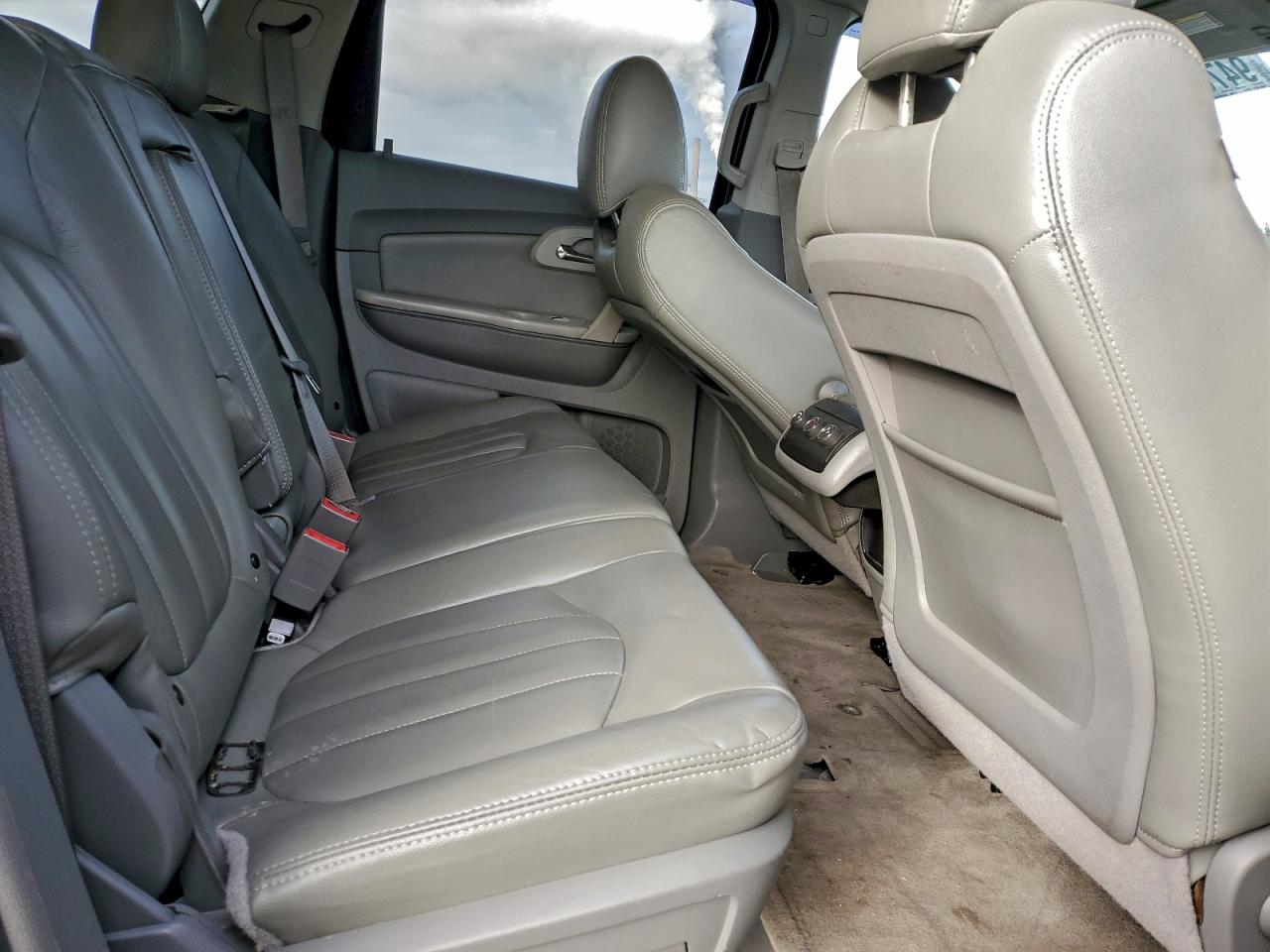 CHEVROLET TRAVERSE LS