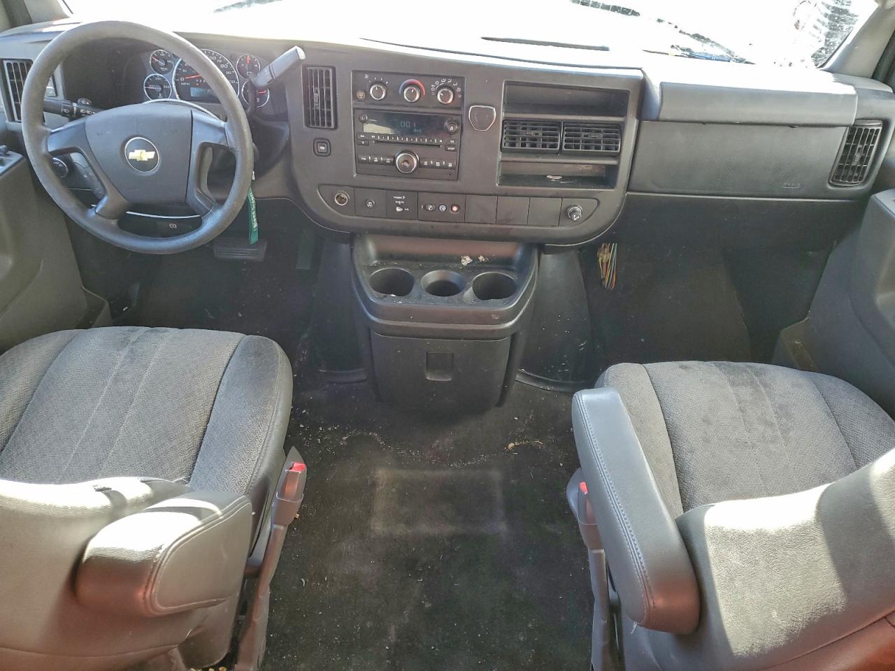 CHEVROLET EXPRESS LT