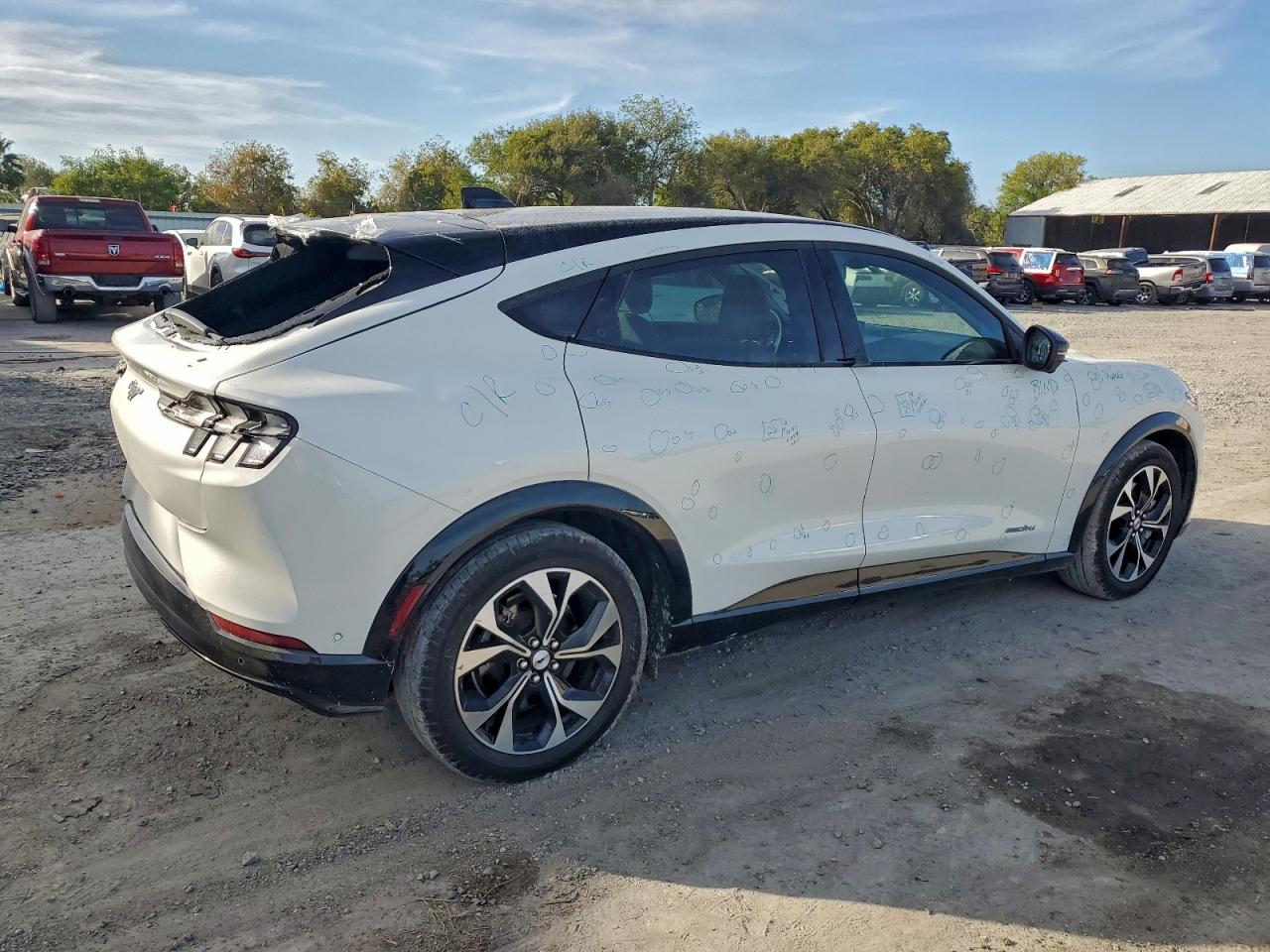 FORD MUSTANG PREMIUM