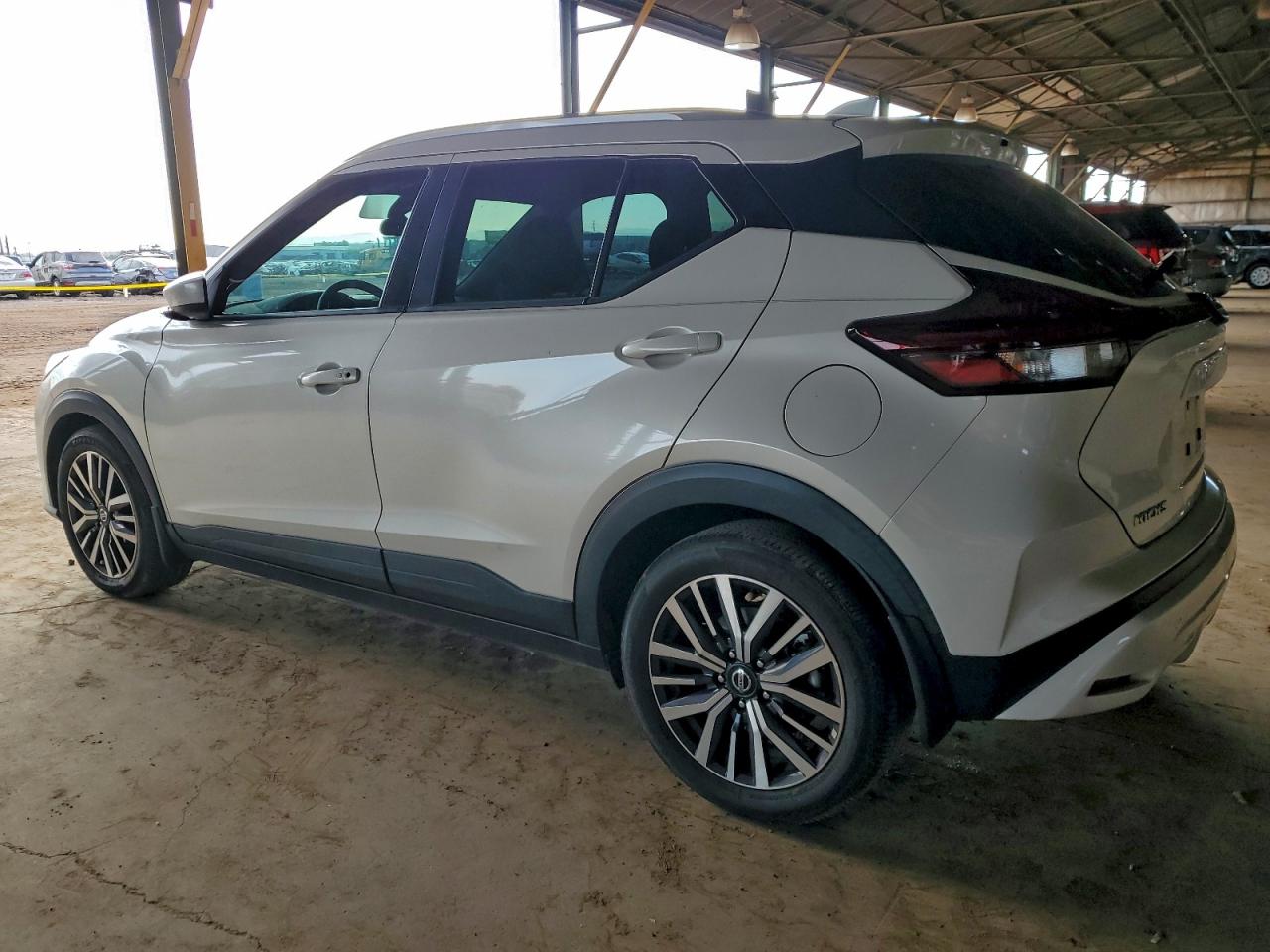 NISSAN KICKS SV