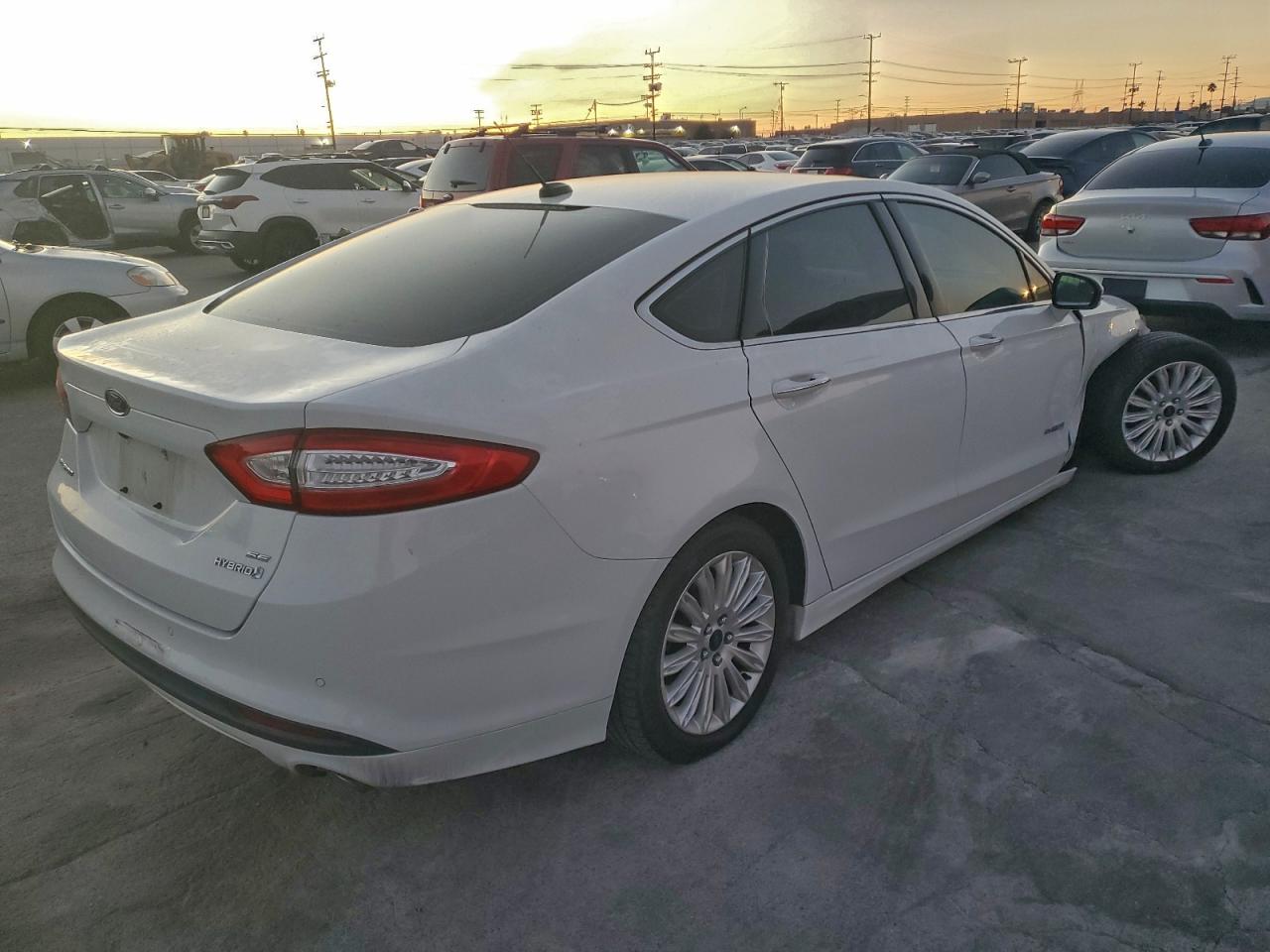 Lot #3309605613 2016 FORD FUSION SE