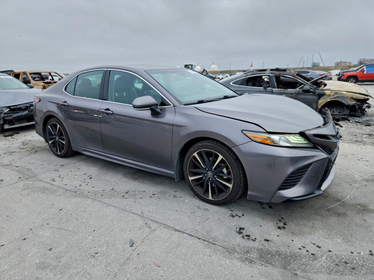TOYOTA CAMRY XSE