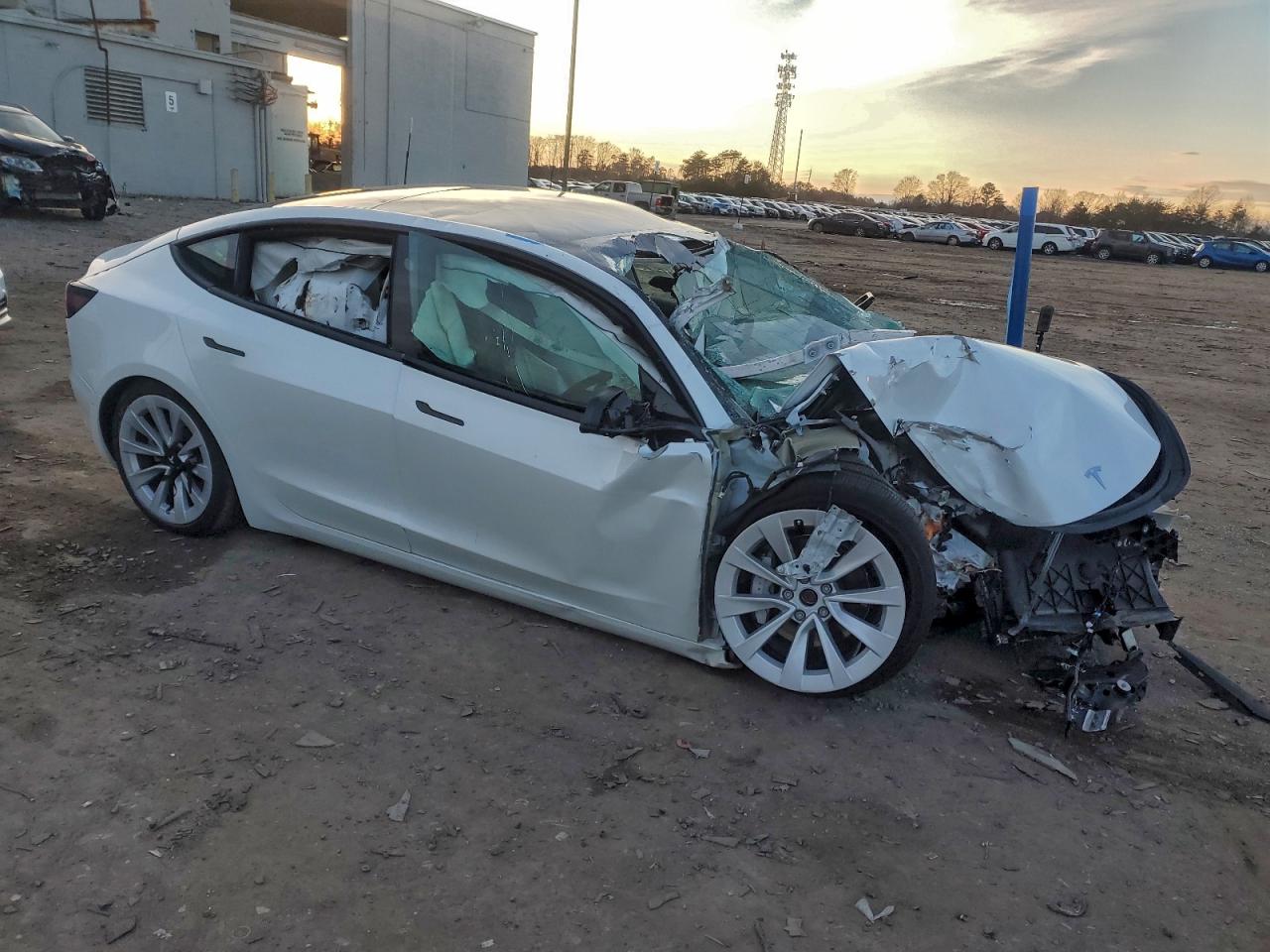 TESLA MODEL 3