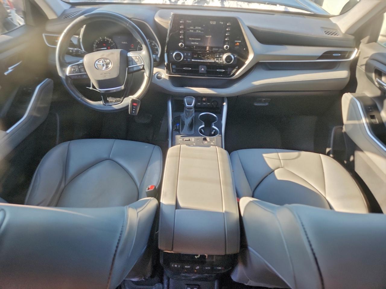 Lot #3317703103 2021 TOYOTA HIGHLANDER