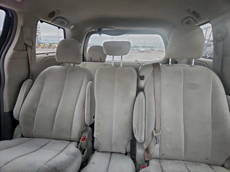 2011 TOYOTA SIENNA LE #3305505097
