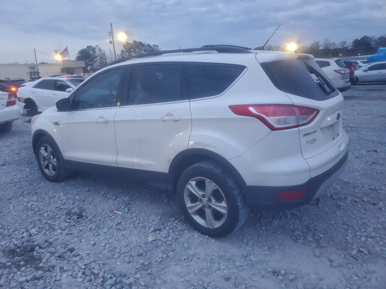 FORD ESCAPE SE