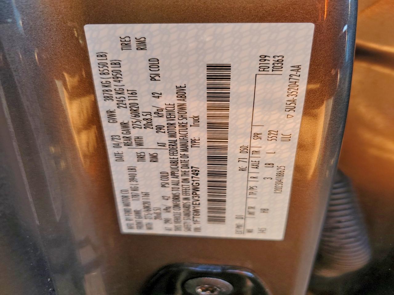 FORD F-150 LIGHTNING PRO