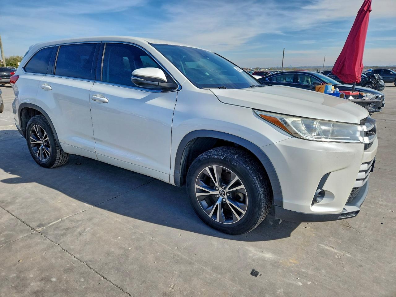 Lot #3308364282 2017 TOYOTA HIGHLANDER