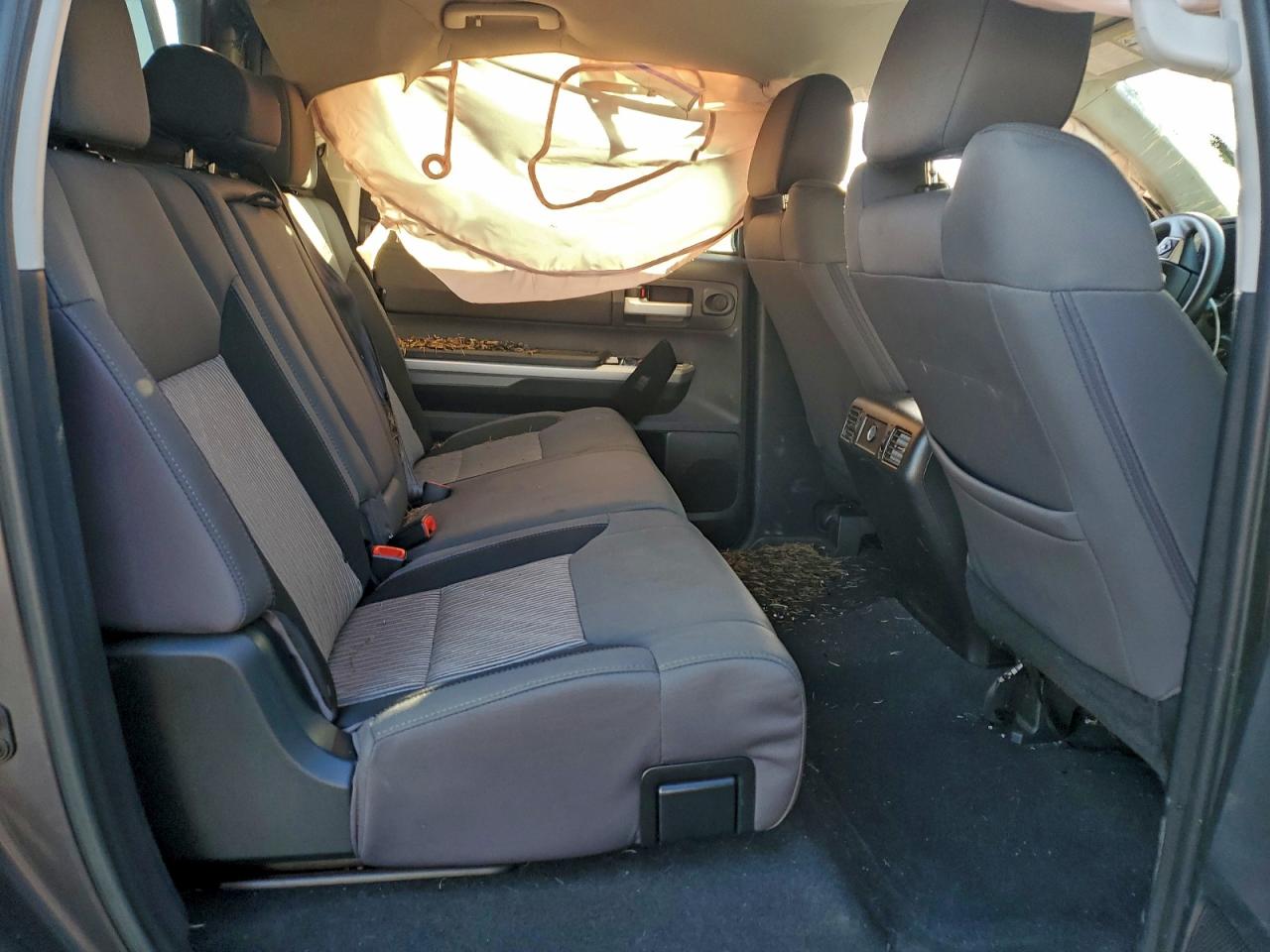 TOYOTA TUNDRA CREWMAX SR5