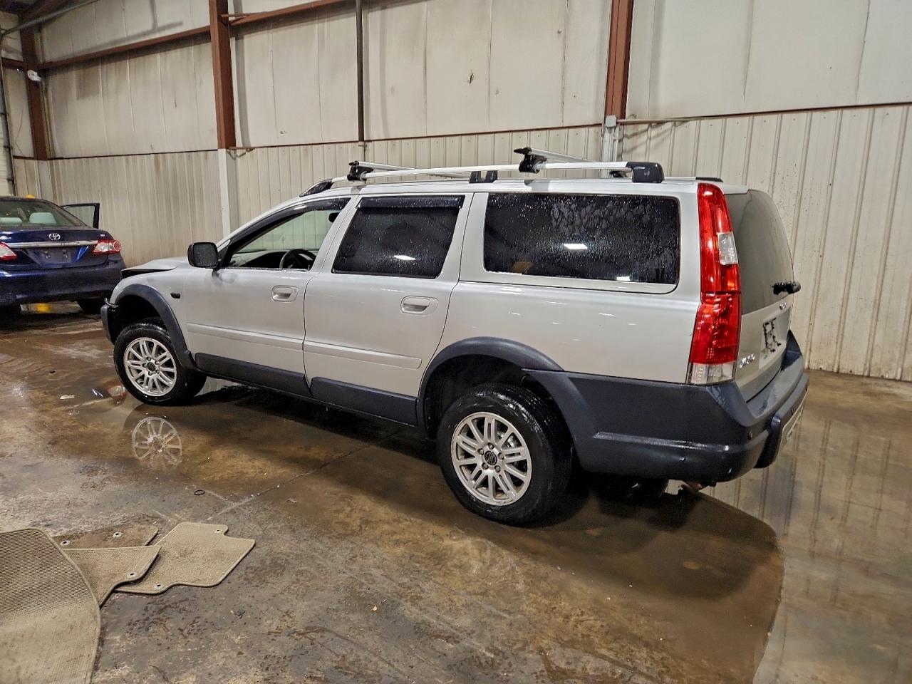 Lot #3311622272 2006 VOLVO XC70