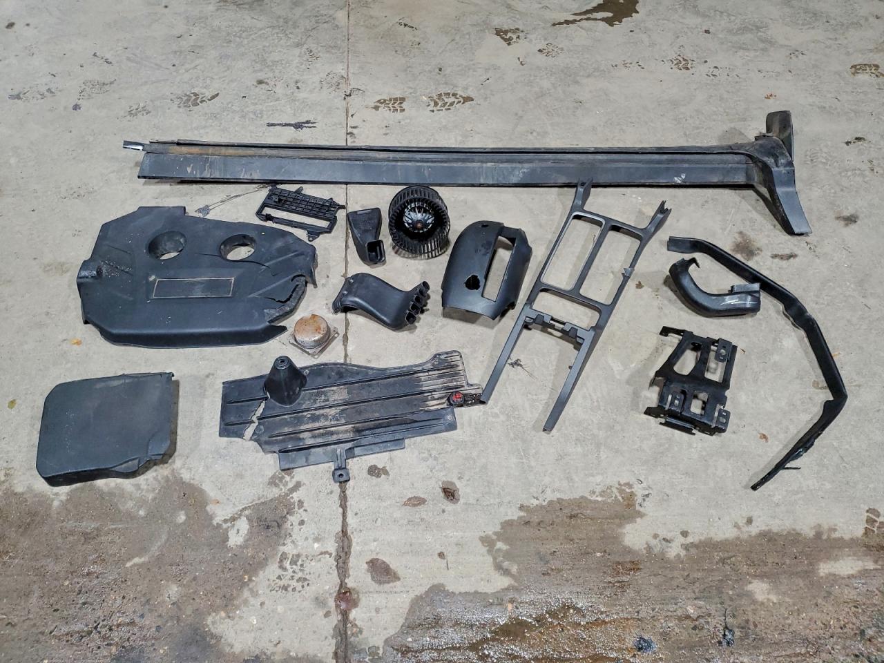 Lot #3309201640 2017 FORD ESCAPE SE