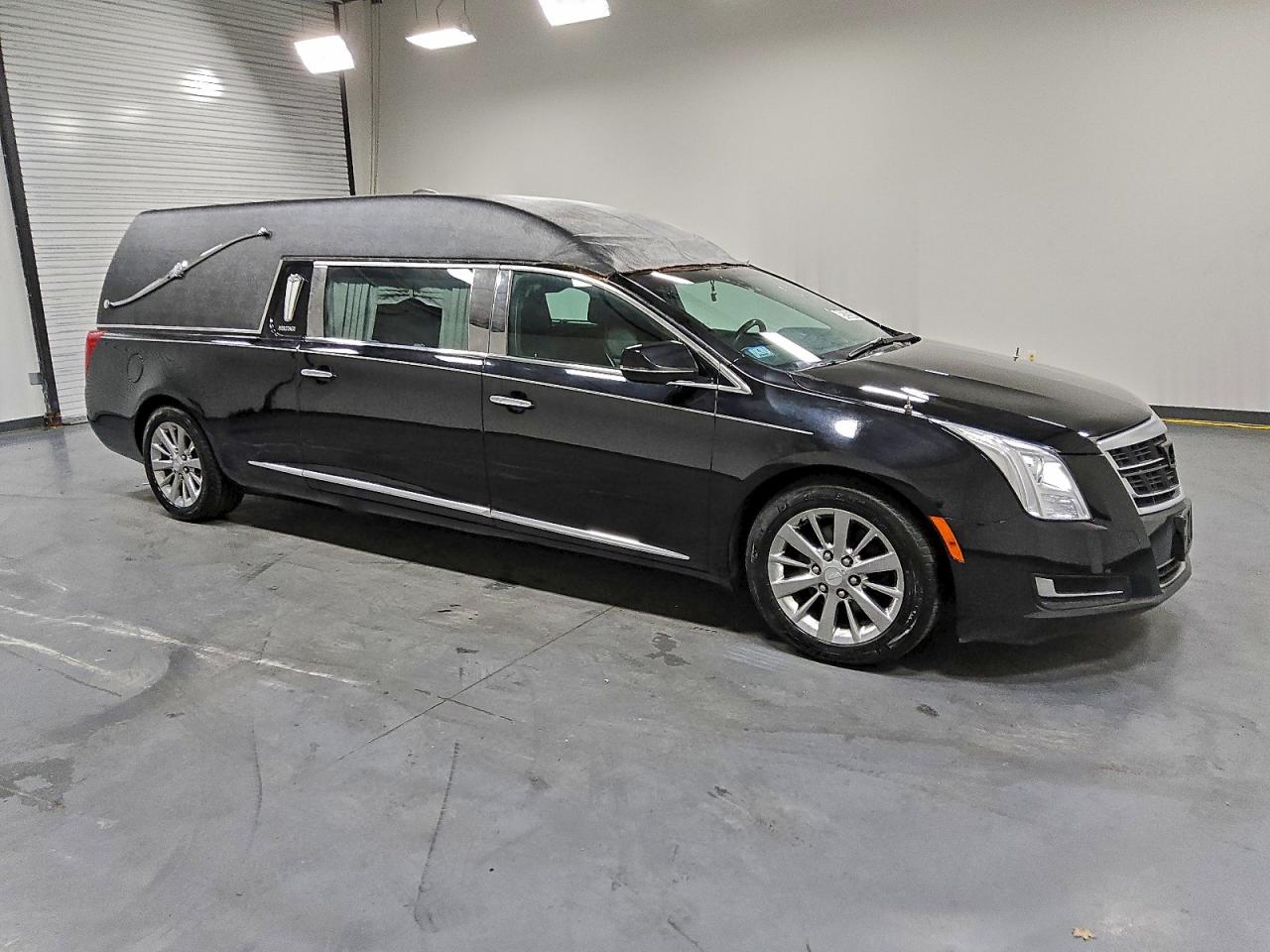 Lot #3312396127 2017 CADILLAC XTS FUNERA