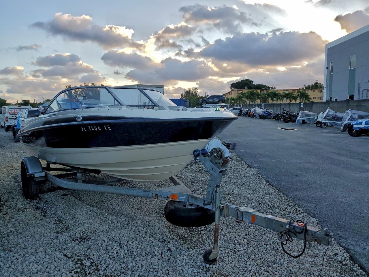 Lot #3317709082 2011 BAYLINER BOAT/TRAIL