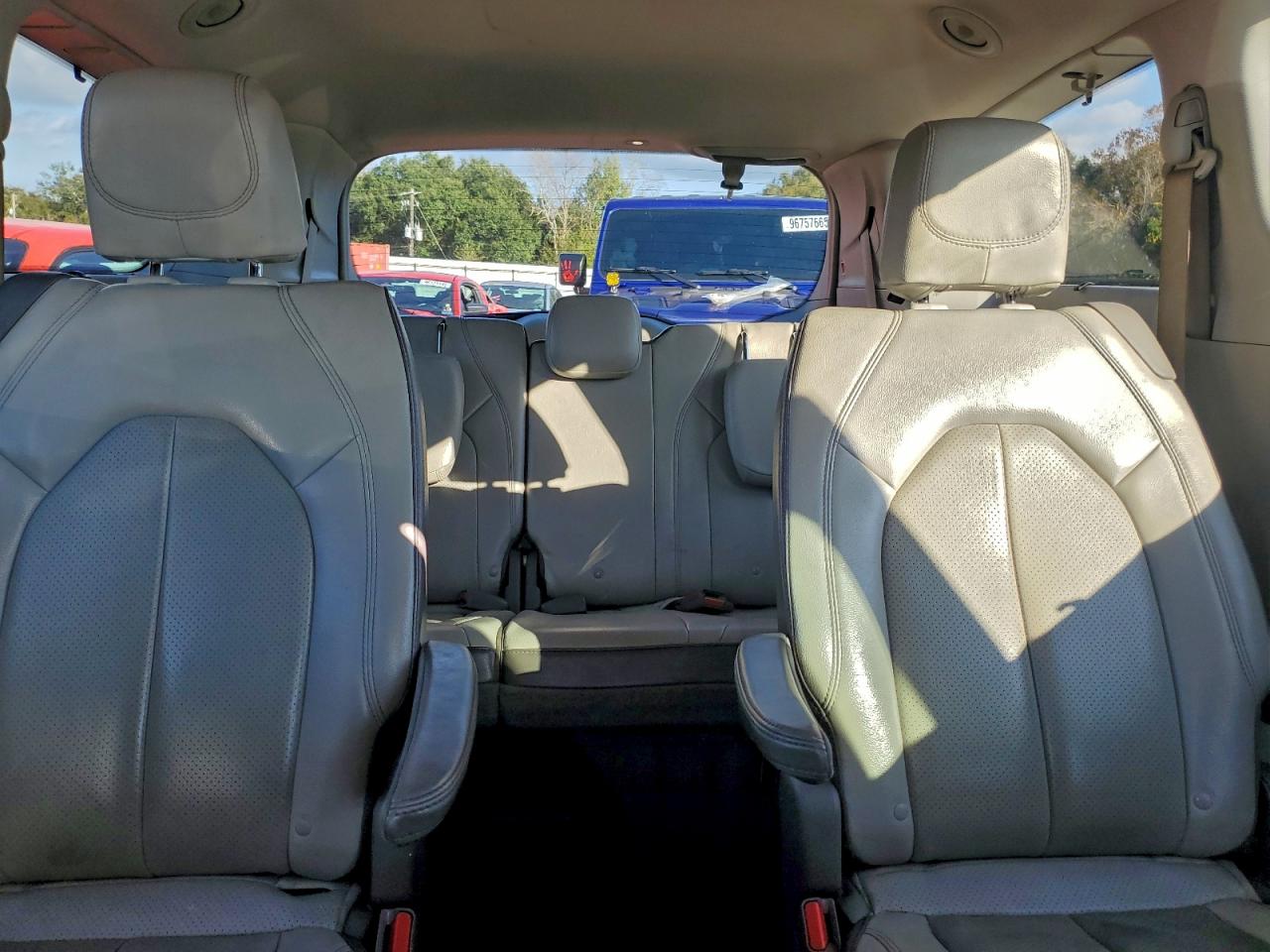 CHRYSLER PACIFICA TOURING L