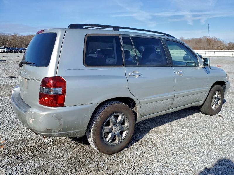 2004 TOYOTA HIGHLANDER #3301708396