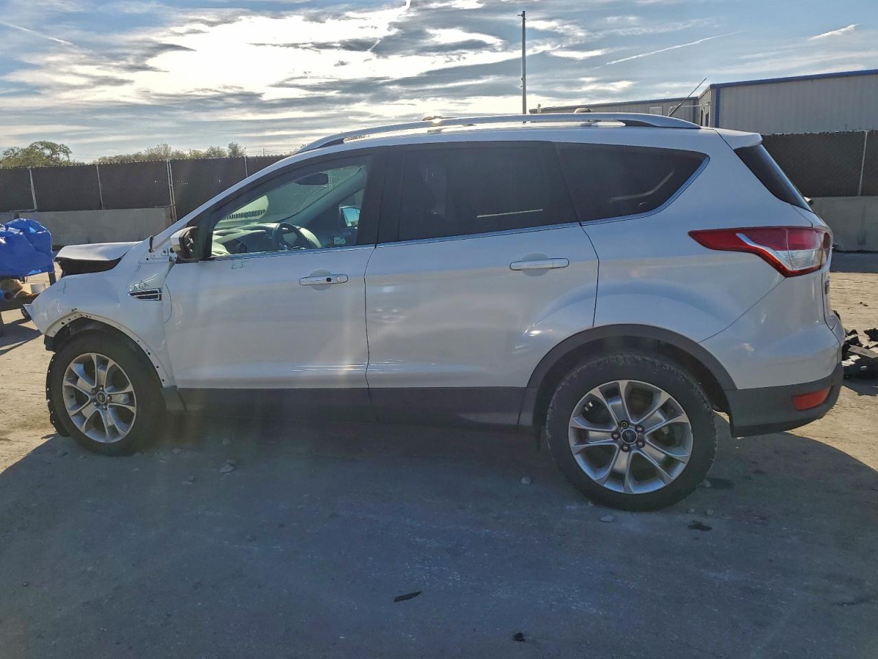 FORD ESCAPE TITANIUM
