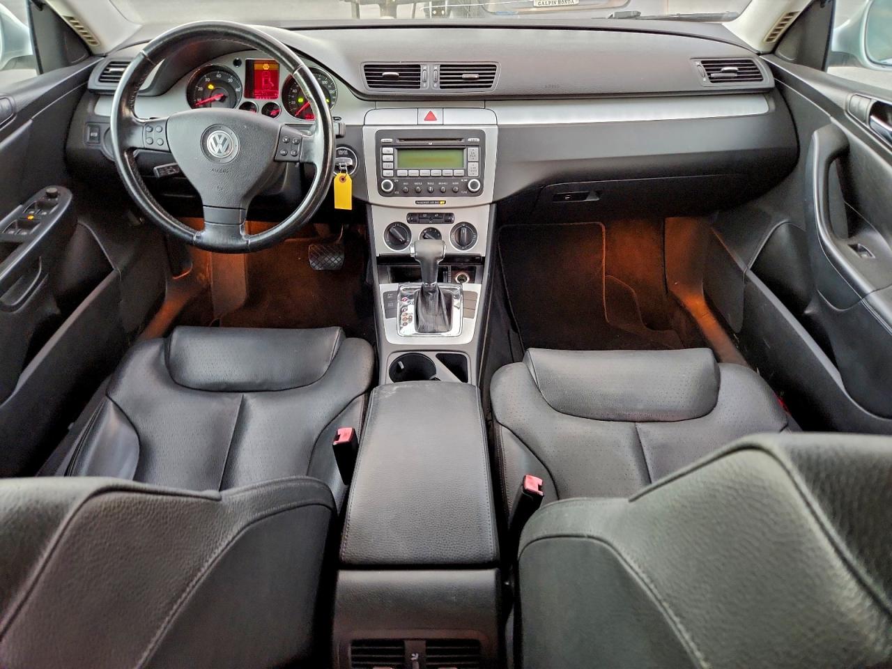 Lot #3318972946 2008 VOLKSWAGEN PASSAT KOM