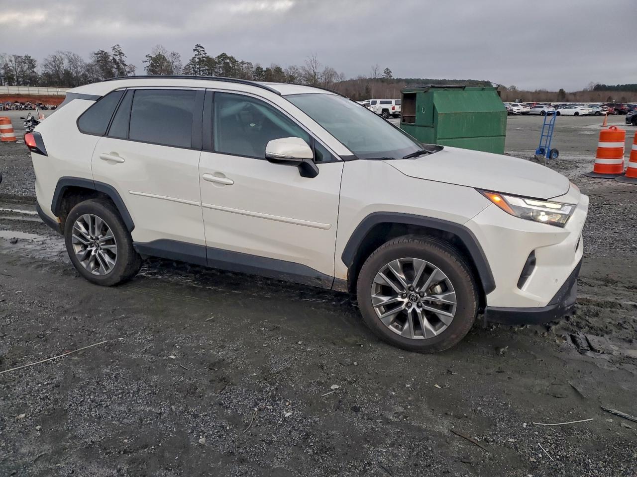 TOYOTA RAV4 XLE PREMIUM