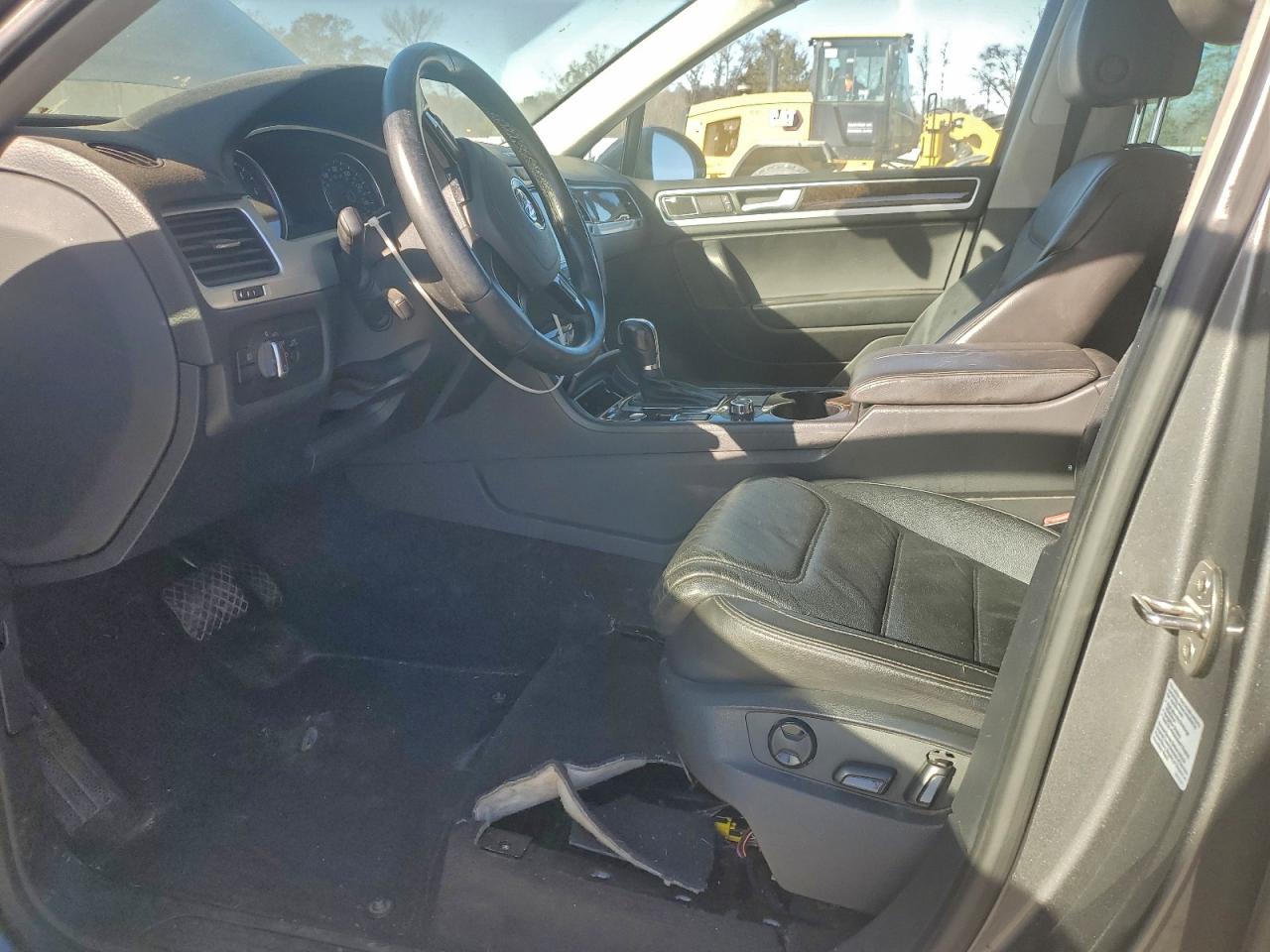 Lot #3315974093 2014 VOLKSWAGEN TOUAREG V6